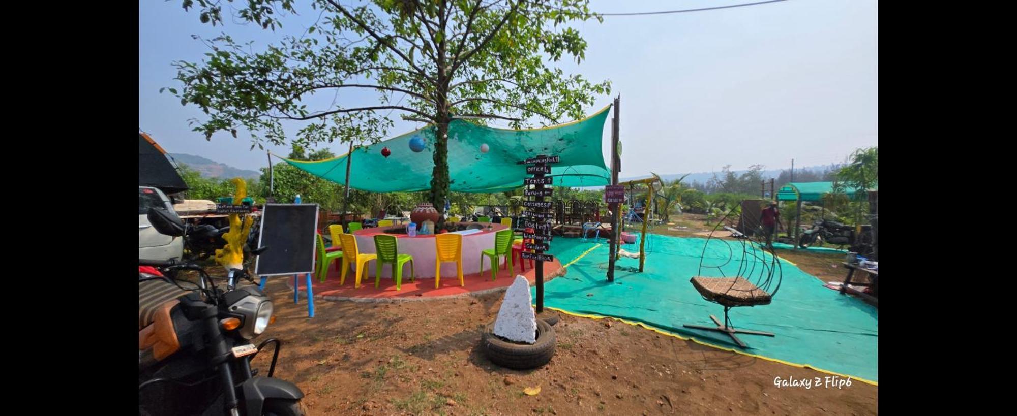 Sea Touch Beach Resort Harihareshwar Buitenkant foto