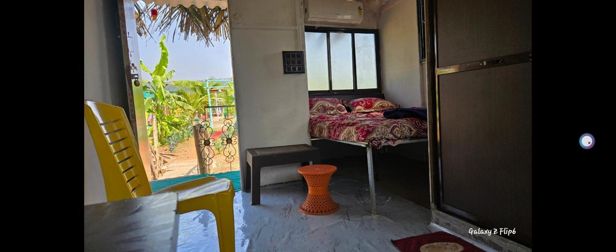 Sea Touch Beach Resort Harihareshwar Buitenkant foto